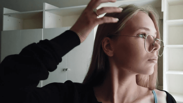 Cô nữ sinh kính cận quyến rũ - phimsex69.vip