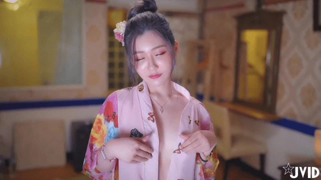 Cuộc gặp gỡ cùng cô chủ khách sạn xinh đẹp - phimsex69.vip