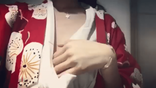Em cởi bộ kimono đỏ - phimsex69.vip