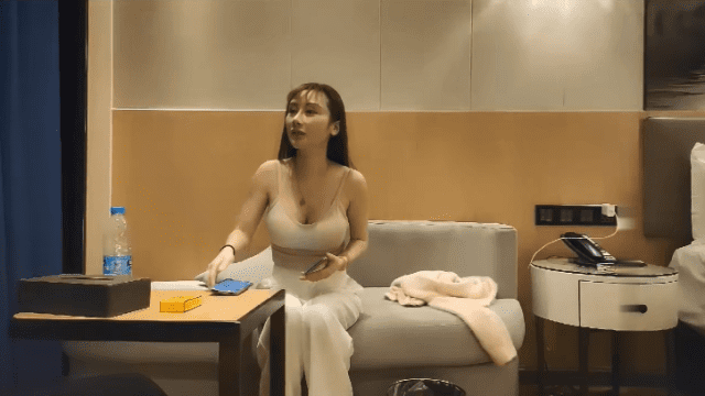 Em gái gọi xinh đẹp, dáng chuẩn - phimsex69.vip