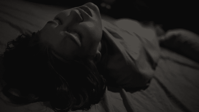 Sung sướng dưới tấm chăn - phimsex69.vip